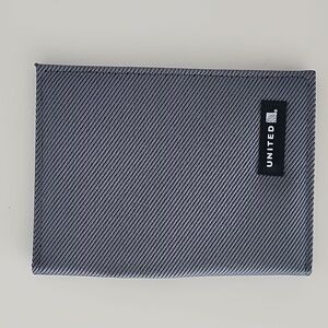 United Airlines Passport /Cards Holder, Featuring Boeing 787 Dreamliner